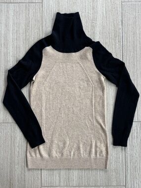 Vince Two-Tone Cashmere Sweater in Beige and Black